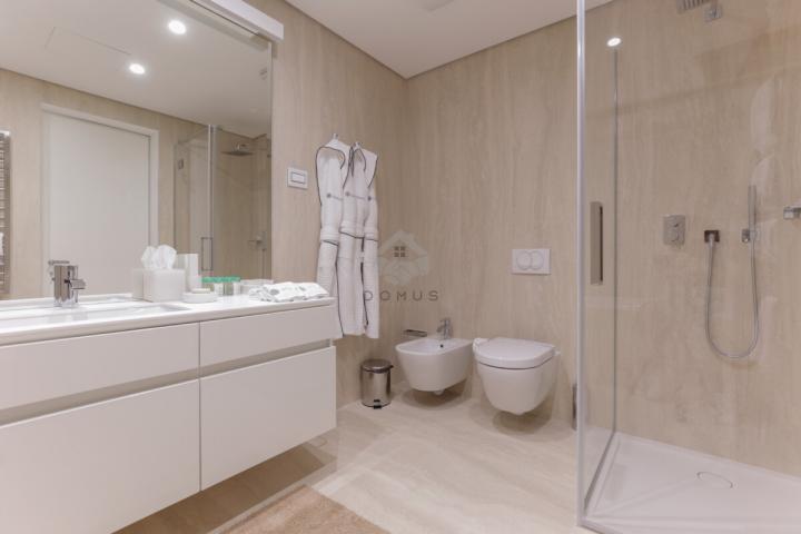 Trosoban luksuzan stan 214m2 sa pogledom na more, Dukley Gardens – Budva