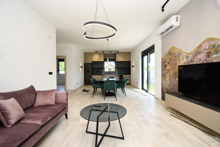 Porodična kuća 154m2 na placu 506m2, Dahna - Podgorica