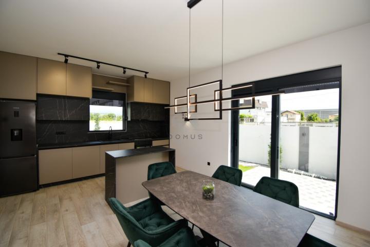 Porodična kuća 154m2 na placu 506m2, Dahna - Podgorica