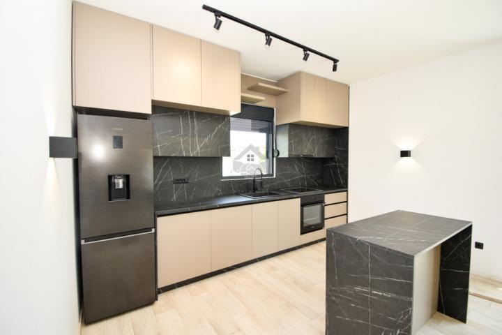 Porodična kuća 154m2 na placu 506m2, Dahna - Podgorica