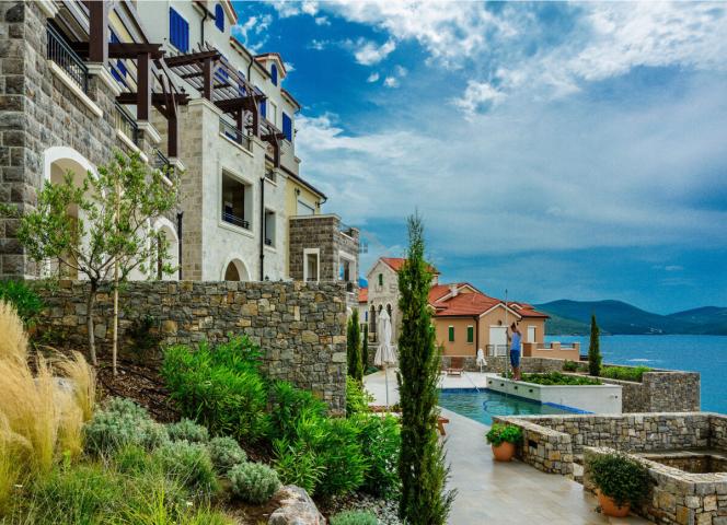 Jednosoban luksuzan stan 94m2 sa pogledom na more, Luštica Bay - Tivat