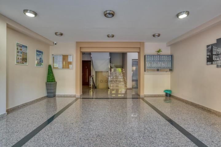 Dvosoban stan 90m2 + parking, Gorica - Podgorica