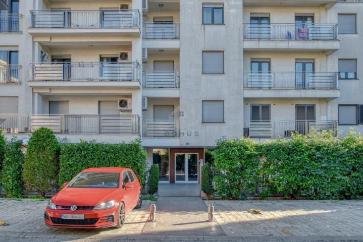 Dvosoban stan 90m2 + parking, Gorica - Podgorica