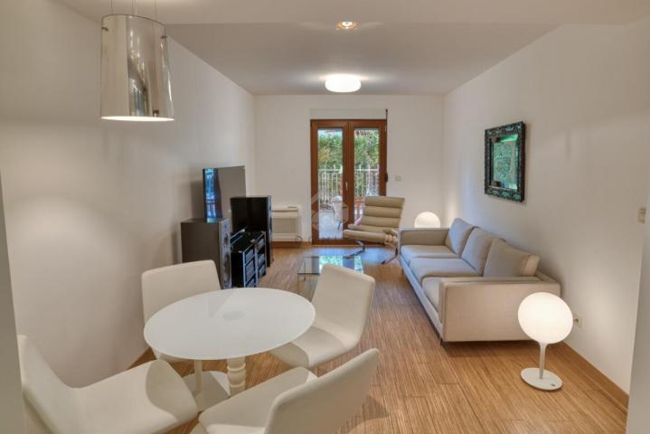 Dvosoban stan 90m2 + parking, Gorica - Podgorica