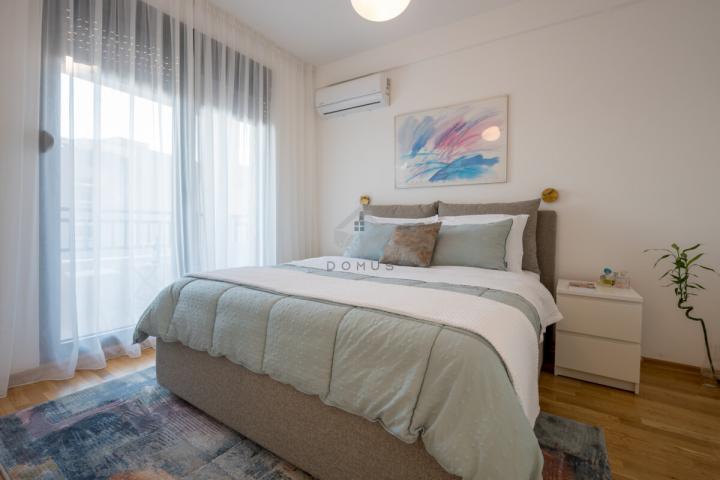Dvosoban stan 63m2 + garaža, Pod Kuk - Tivat