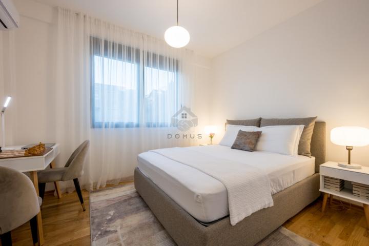 Dvosoban stan 63m2 + garaža, Pod Kuk - Tivat