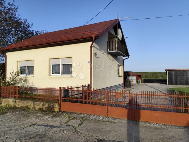 Kuća u mirnom okruženju blizu Farkaševca!