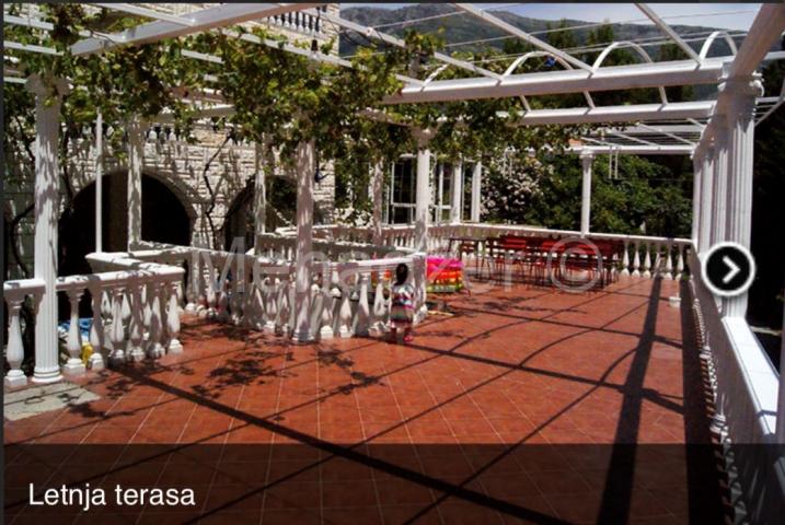 Prodaja, Kuća, 450m2 , SUTOMORE