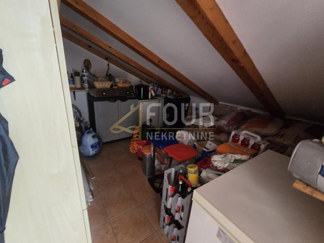 Cres, 131.97m2, 3s+db, pogled na more