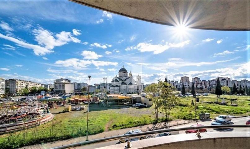 Trosoban luks namješten stan, 140m2, Preko Morače, Podgorica