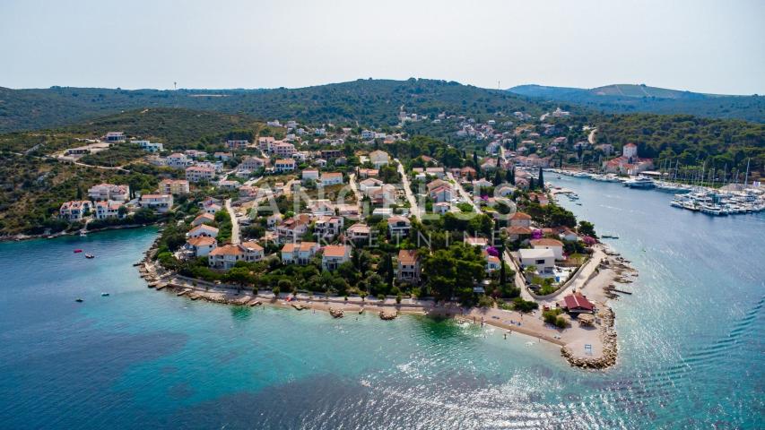 Šolta, Maslinica - jednosoban stan u centru Maslinice, 43 m2 PRODAJA