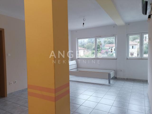 Šolta, Maslinica - jednosoban stan u centru Maslinice, 43 m2 PRODAJA