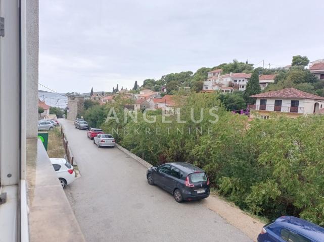 Šolta, Maslinica - jednosoban stan u centru Maslinice, 43 m2 PRODAJA