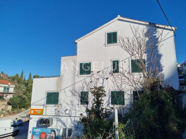 Šolta, Maslinica - jednosoban stan u centru Maslinice, 43 m2 PRODAJA