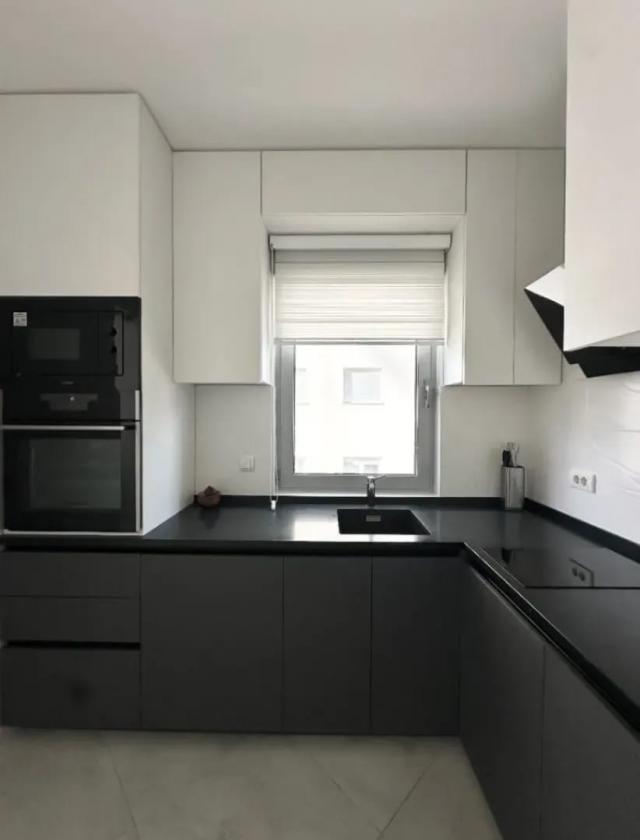 Luxuriöse Drei-Zimmer-Wohnung in Rozino, Budva, zu verkaufen