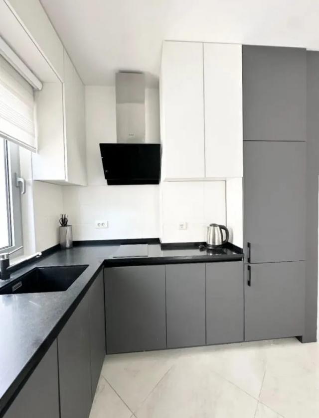 Luxuriöse Drei-Zimmer-Wohnung in Rozino, Budva, zu verkaufen