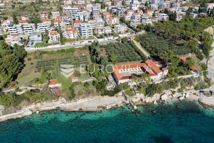 Split, Meje, stan s dvije odvojene jedinice, prvi red do mora
