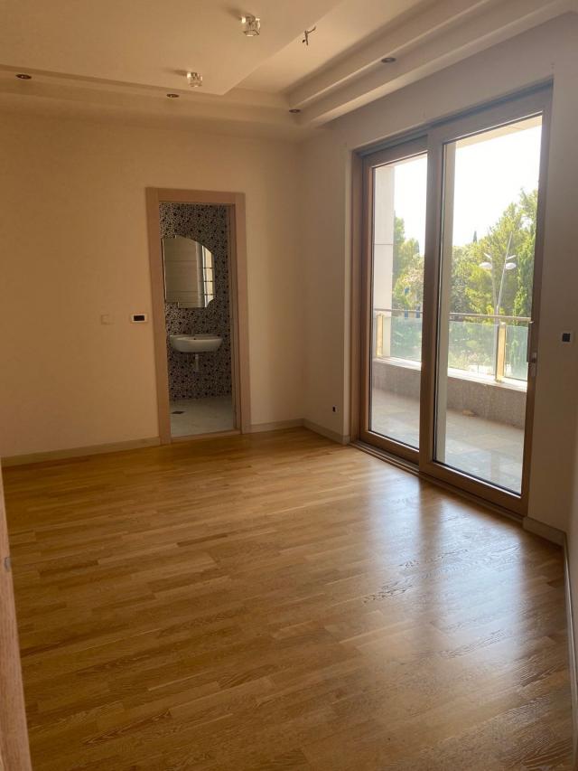 Prodaja dvosobnog stana 119 m² – Centar Budve