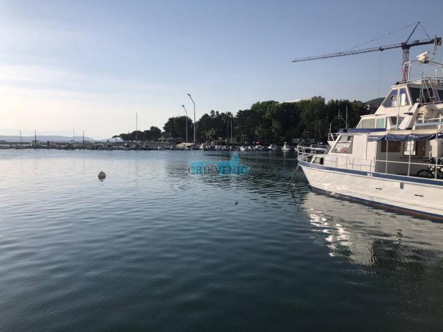 Crikvenica - novogradnja u centru grada