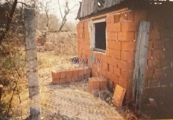 Roč - poljoprivredno zemljište, prodaje se