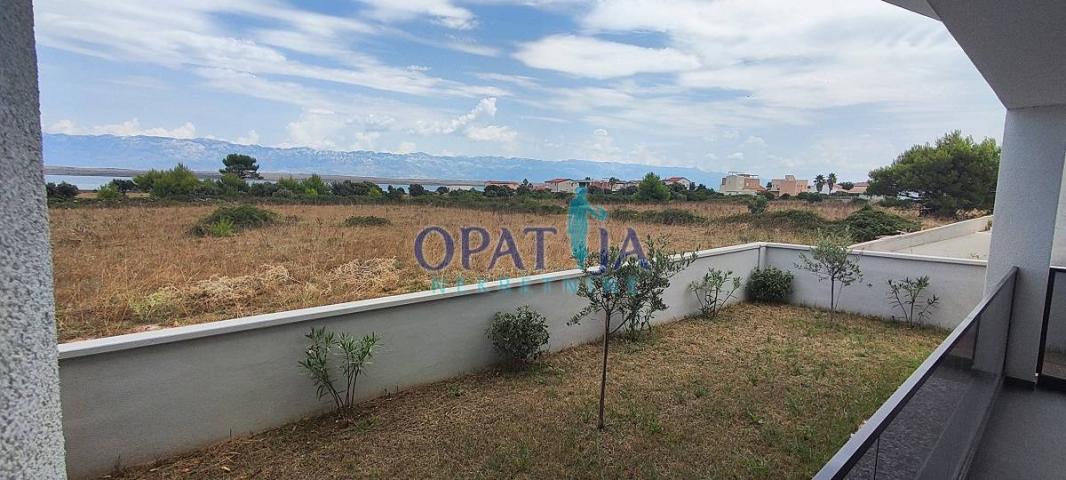 Vir Nova zgrada sa četiri apartmana, 300m do mora
