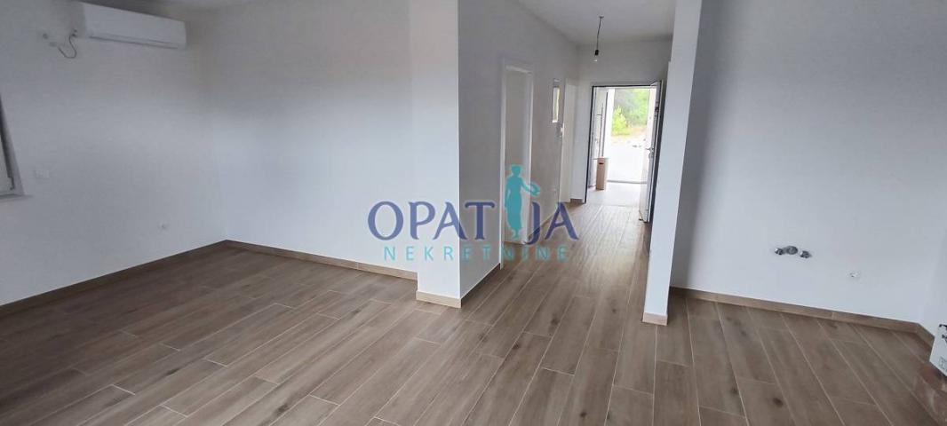 Vir Nova zgrada sa četiri apartmana, 300m do mora