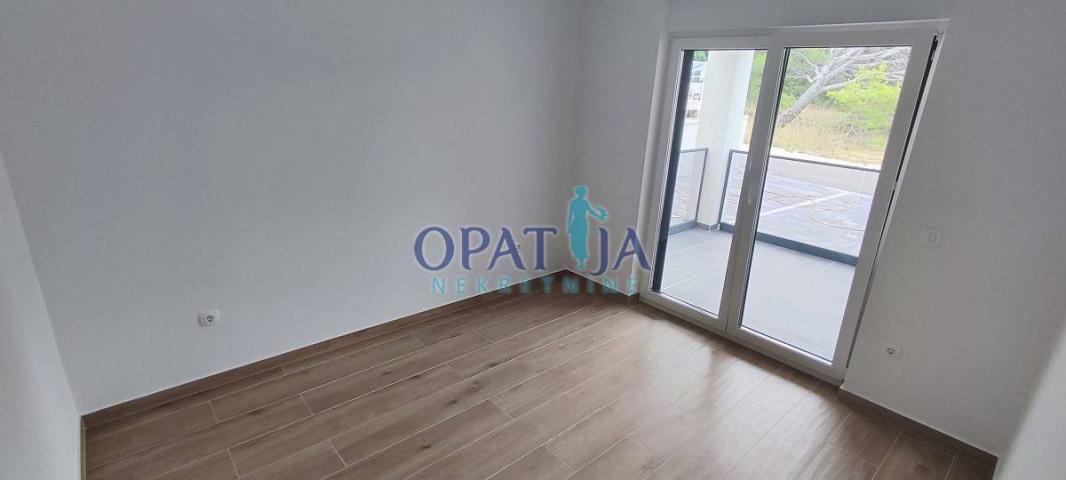 Vir Nova zgrada sa četiri apartmana, 300m do mora