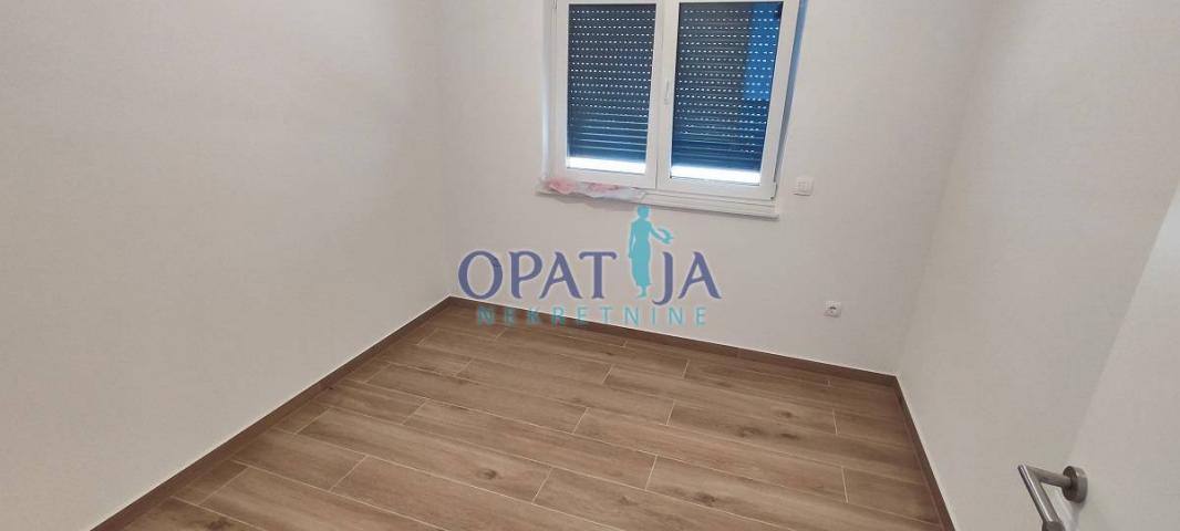Vir Nova zgrada sa četiri apartmana, 300m do mora