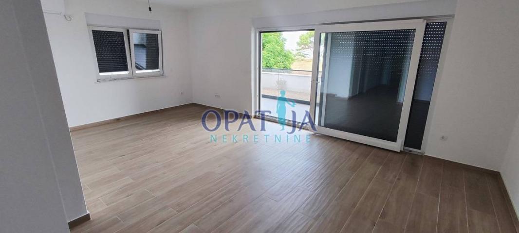 Vir Nova zgrada sa četiri apartmana, 300m do mora