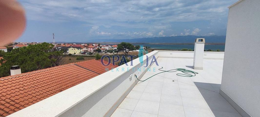 Vir Nova zgrada sa četiri apartmana, 300m do mora