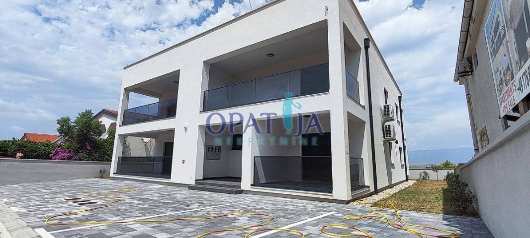 Vir Nova zgrada sa četiri apartmana, 300m do mora