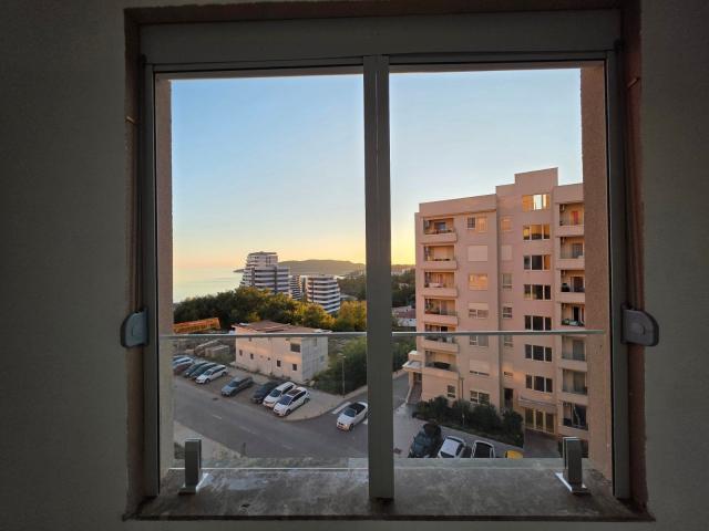 Dvosoban Stan 58m² s Pogledom na More u Bečićima – Nova Zgrada, Bez 3% Poreza!