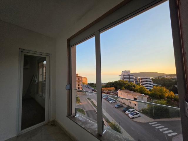 Dvosoban Stan 58m² s Pogledom na More u Bečićima – Nova Zgrada, Bez 3% Poreza!
