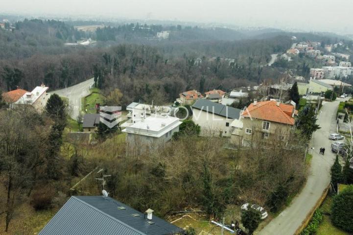 Zagreb, Šestinski vrh, građevinsko zemljište površine 1230 m², za dva objekta po 368 m²