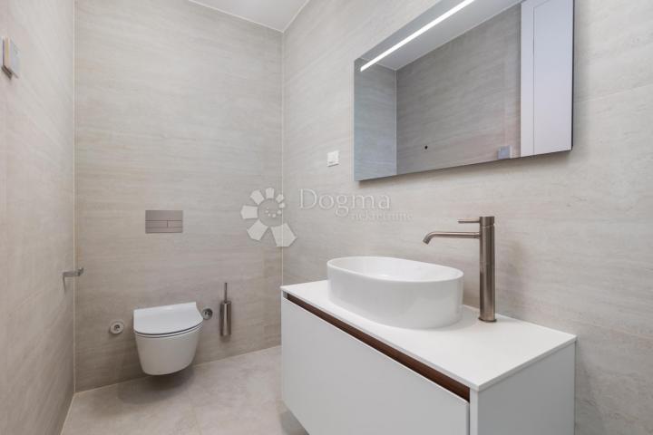 Wohnung Opatija - Centar, Opatija, 93,86m2