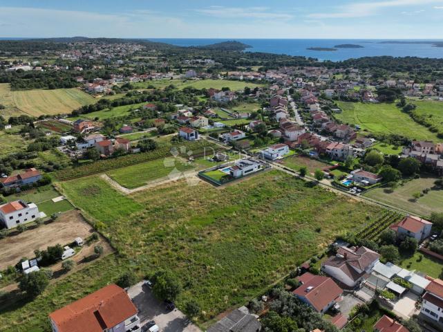 ATRAKTIVNO GRAĐEVINSKO ZEMLJIŠTE BLIZINA MORA
