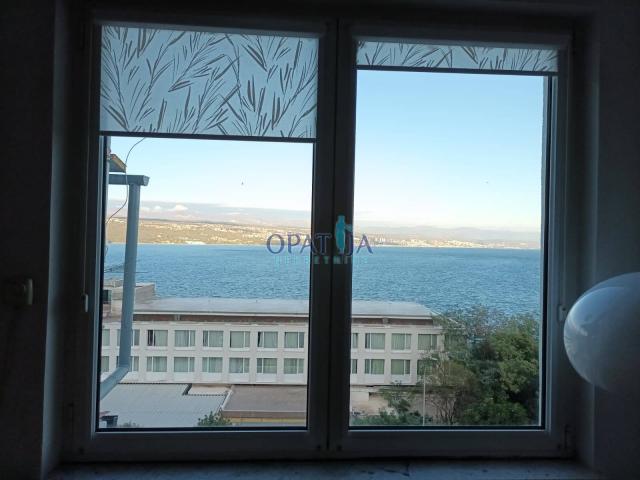 Opatija - prekrasan Stan s velikim balkonom i pogledom na more