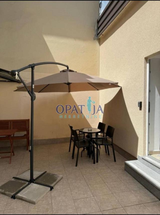 Opatija - Predivan stan u centru za dugoročni najam