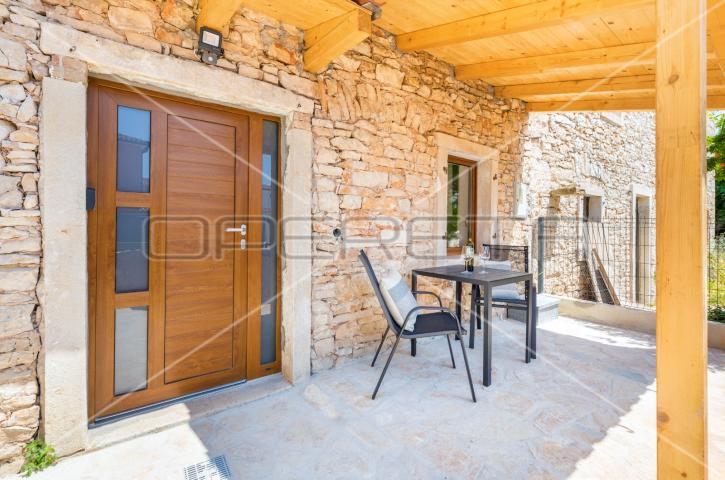 Istra, Šišan – Dvojna kuća s tri apartmana, idealna za investiciju