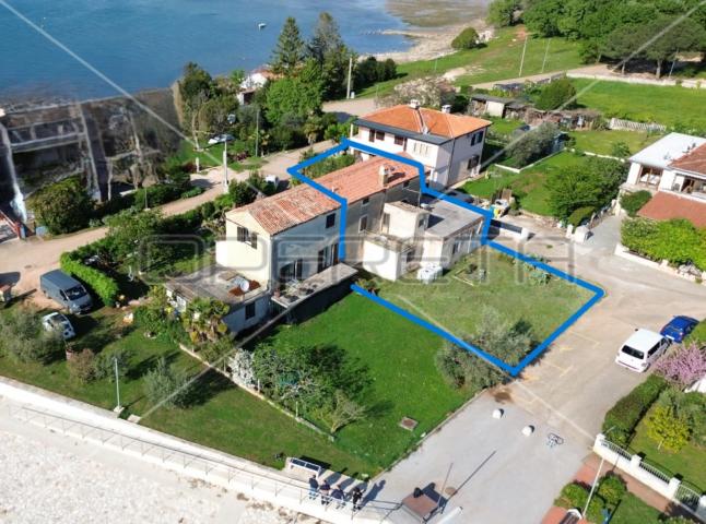 ISTRA, NOVIGRAD (OKOLIC) - Kuća uz more za adaptaciju