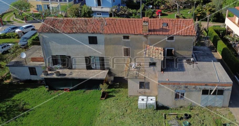 ISTRA, NOVIGRAD (OKOLIC) - Kuća uz more za adaptaciju