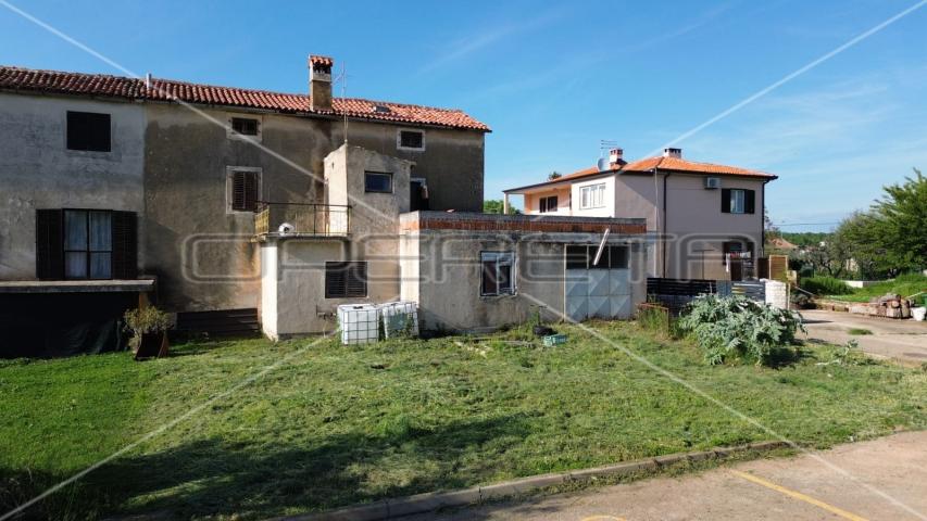 ISTRA, NOVIGRAD (OKOLIC) - Kuća uz more za adaptaciju