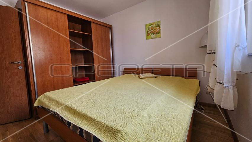 GRAD PAG – Dva apartmana - 46 m² i 74 m²