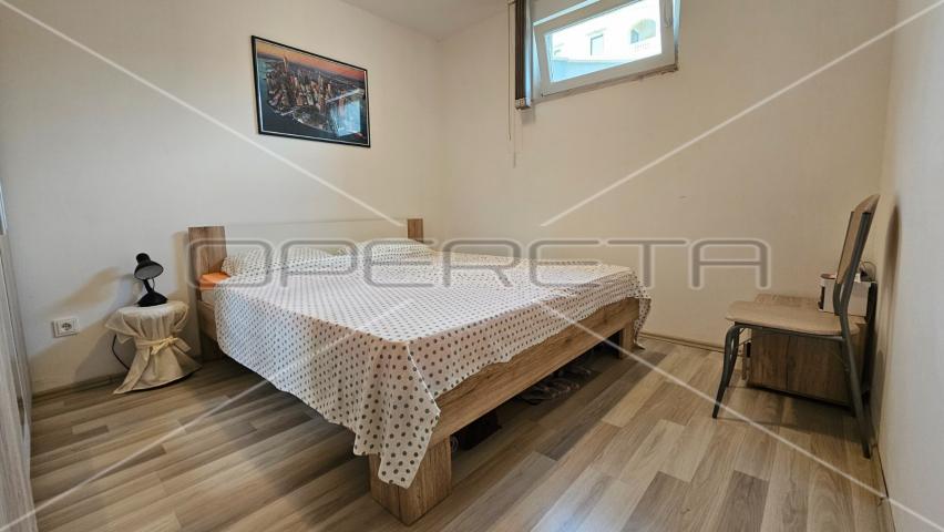 GRAD PAG – Dva apartmana - 46 m² i 74 m²