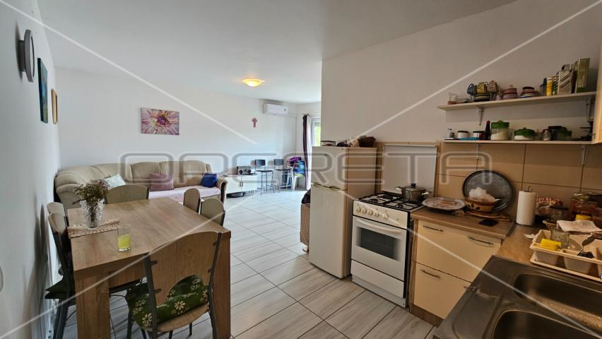GRAD PAG – Dva apartmana - 46 m² i 74 m²