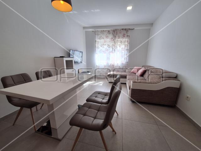 Apartmanska kuća u centru Jezera, investicija