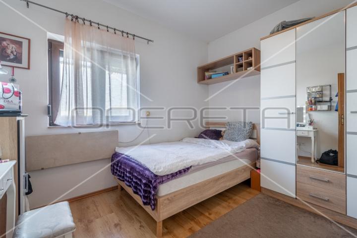 Apartmanska kuća u Puli s 5 apartmana, garažom i bazenom!