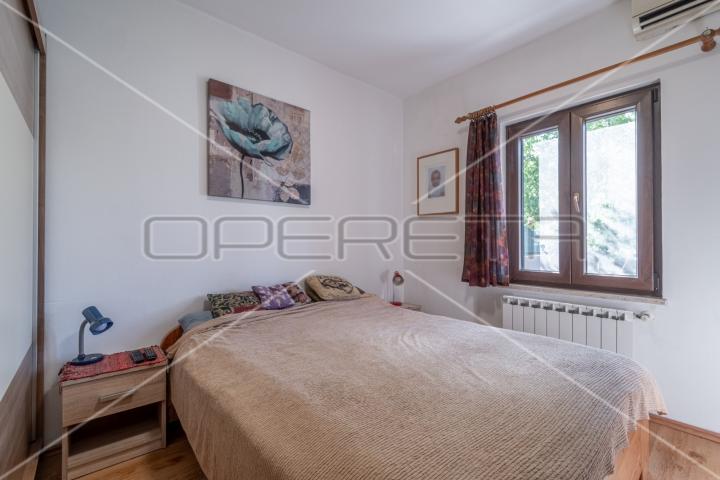 Apartmanska kuća u Puli s 5 apartmana, garažom i bazenom!