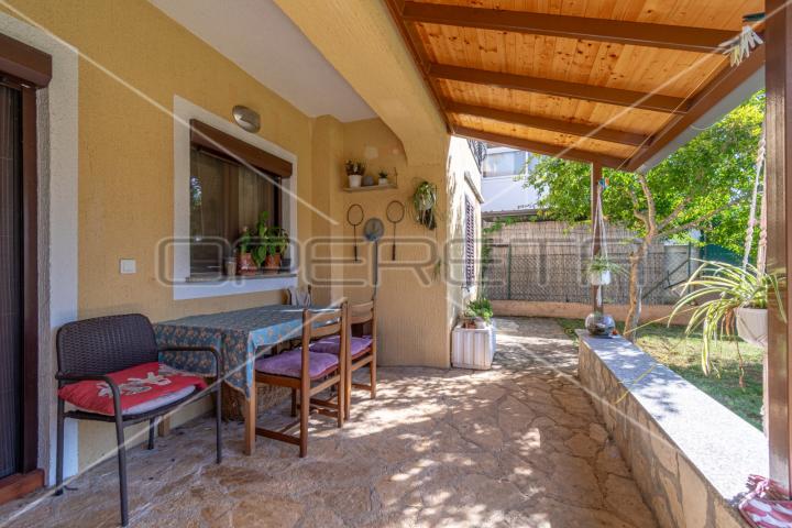 Apartmanska kuća u Puli s 5 apartmana, garažom i bazenom!