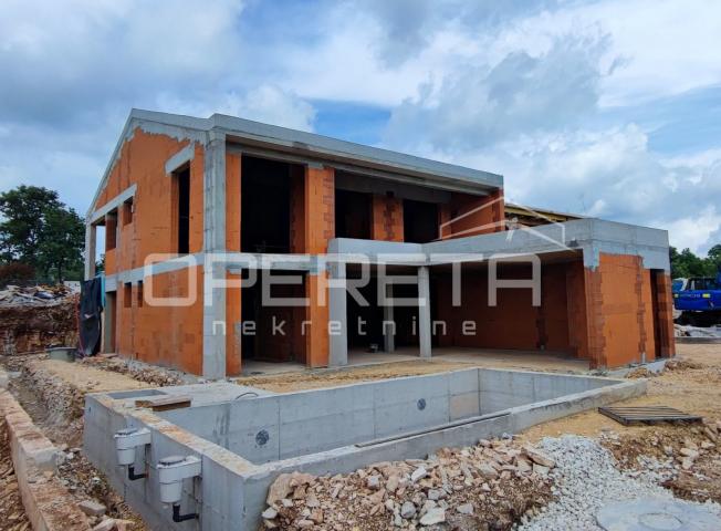 Istra, Vodnjan, završena duplex vila sa bazenom, novogradnja